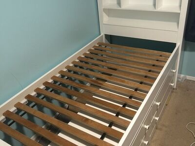 Bayfront Twin Bedroom Set, Drawers, and Desk