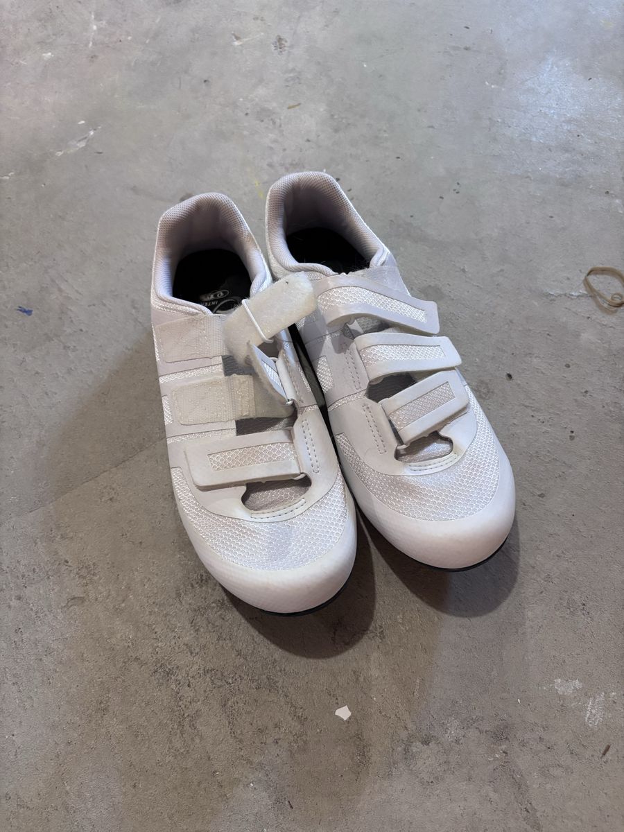 Pearl Izumi Cycling Shoes - White, Size 42 - Triple Velcro Closure