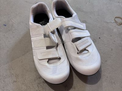 Pearl Izumi Cycling Shoes - White, Size 42 - Triple Velcro Closure