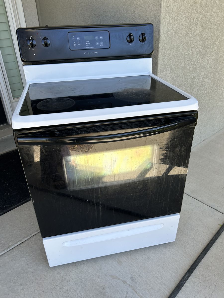 Frigidaire range