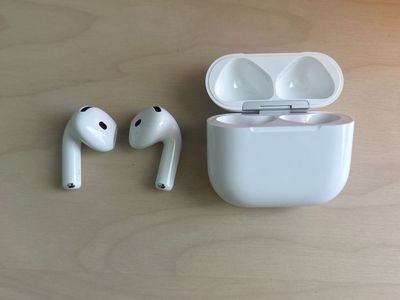 Apple AirPods 4 with Charging Case