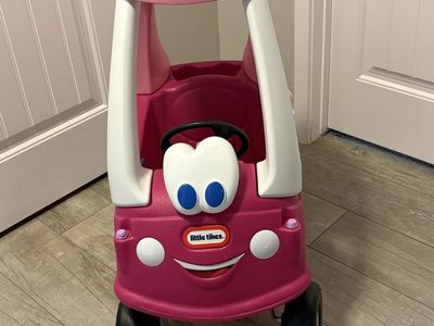 Little Tikes Princess Cozy Coupe Ride-On Toy Car - Pink/White, Excellent Condition
