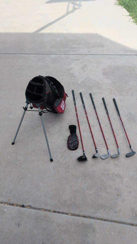 Wilson Profile Junior Golf Club Set with Stand Bag