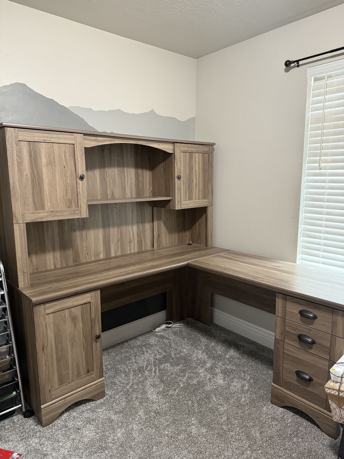 RC Willey L-Shaped Desk With Hutch