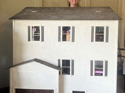 Barbie Dollhouse - 2-bedroom, Furnished, Electric Lights, Garage, Basement