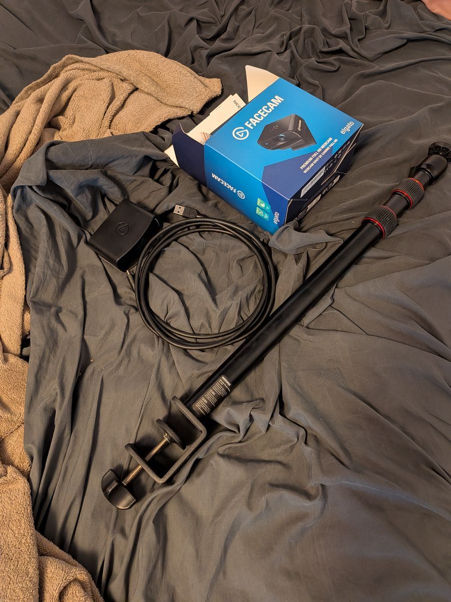 Elgato Facecam Mk.2 + Desk clamp/stand