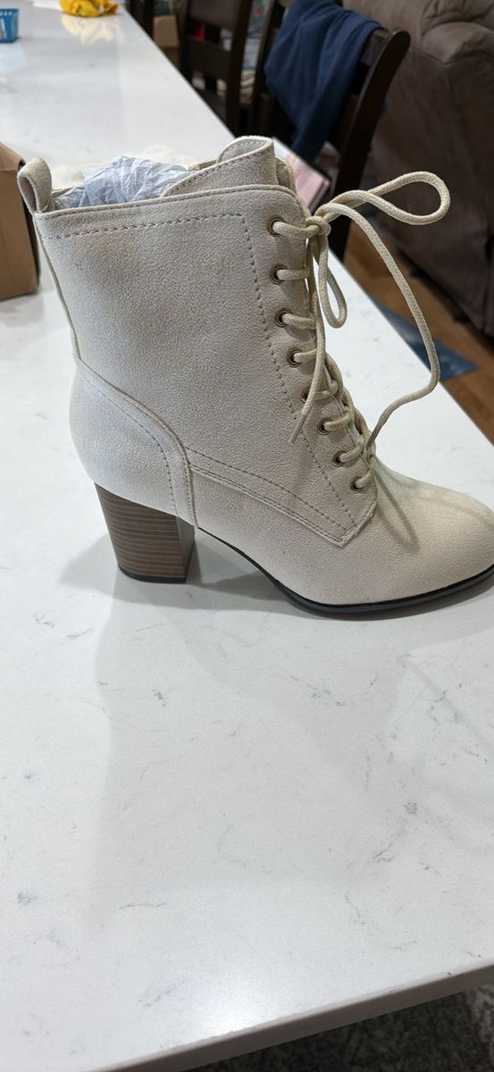 NEW Journee Beige Faux Suede Lace-Up Block Heel Ankle Boots Size 8.5