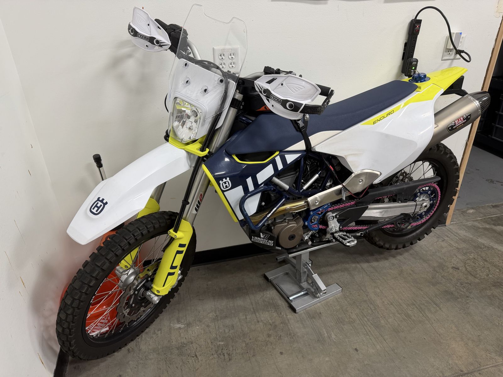 2023 Husqvarna 701 Enduro