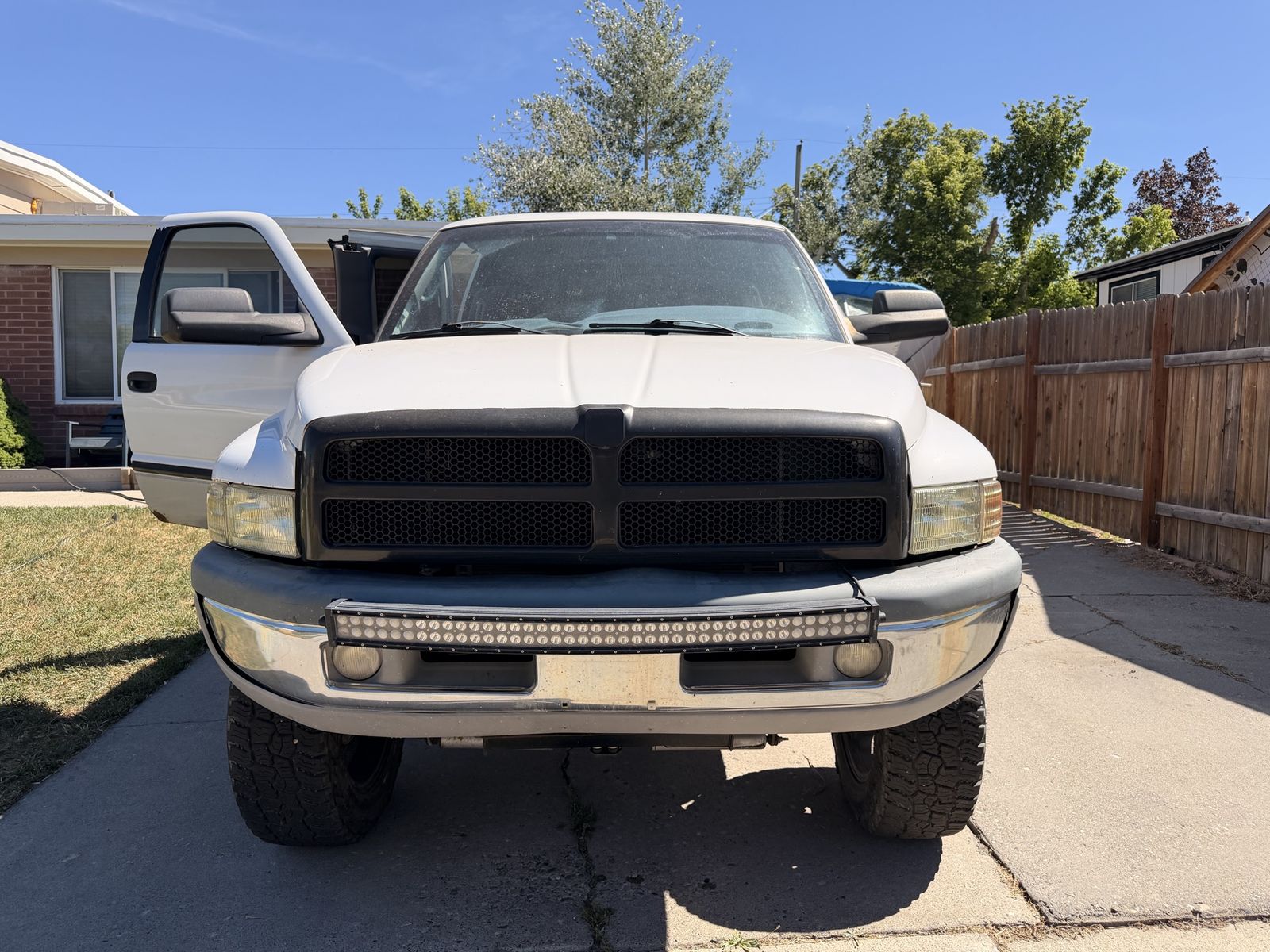 Dodge Ram 1500 4x4 Extended Cab White Truck with Lift Kit and Topper, Running Condition