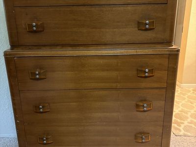 Dresser set