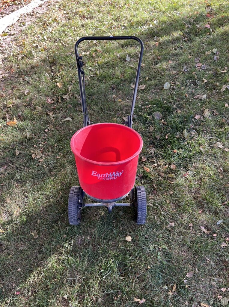 Fertilizer / Ice Melt Spreader