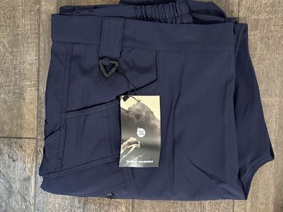 Men's Outdoor Hiking Cargo Pants - 3XL - New with Tags $20