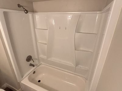 Bath/shower basin and 3 panel walls.
$200