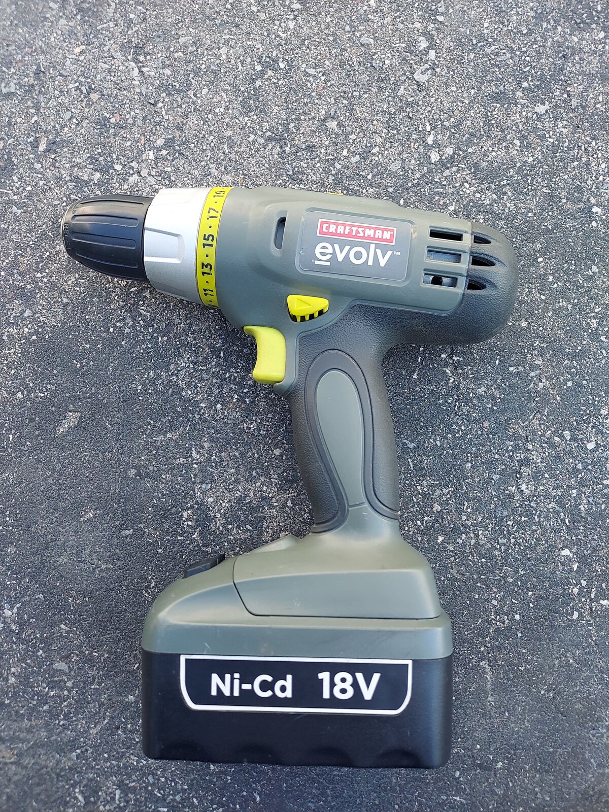 Craftsman Evolv 18V Ni-Cd 3/8" Drill Driver