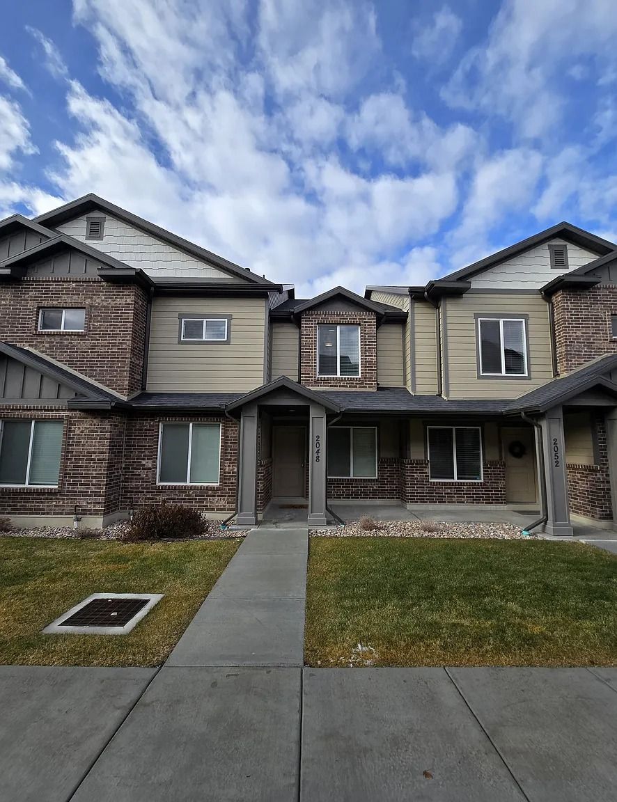 Cozy and Spacious 3-Bed / 2.5-Bath Townhouse in North Logan