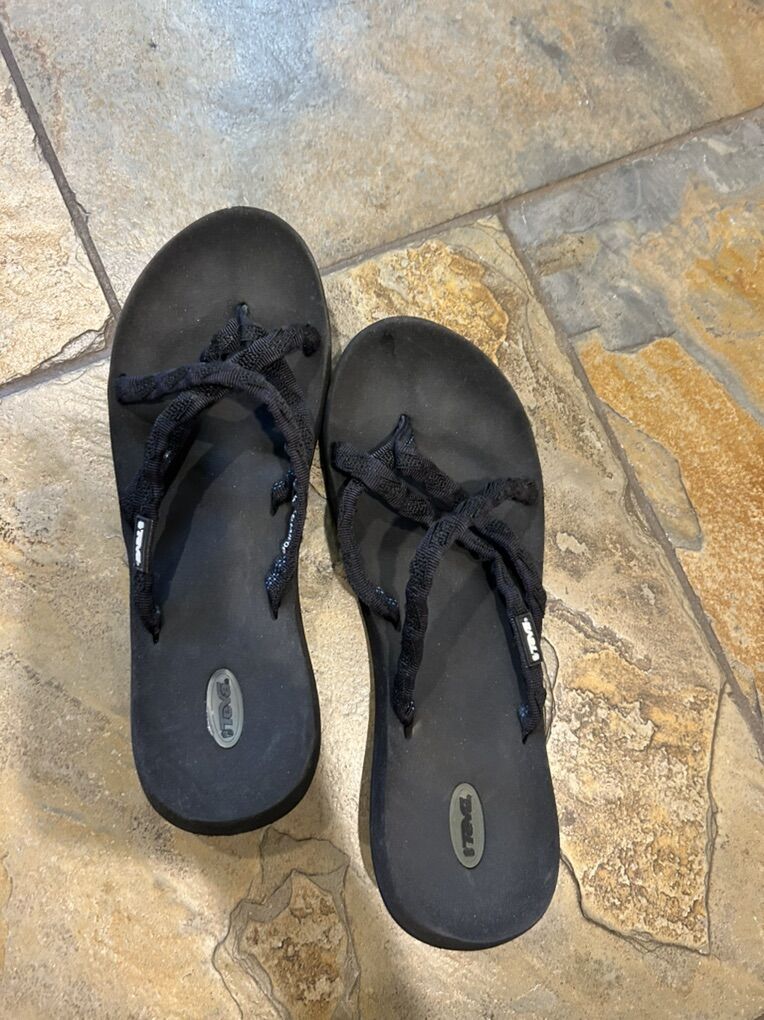 Tevas Black Size 9 Olowahu Criss Cross Slides