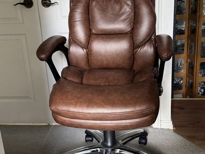 Practically new office chair