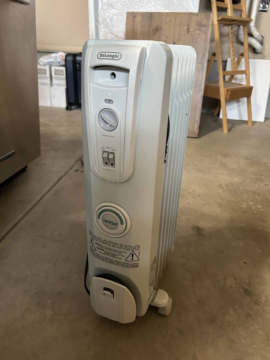 De'Longhi Oil-Filled Radiator Heater with Comfort Temp