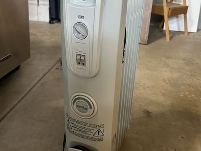 De'Longhi Oil-Filled Radiator Heater with Comfort Temp