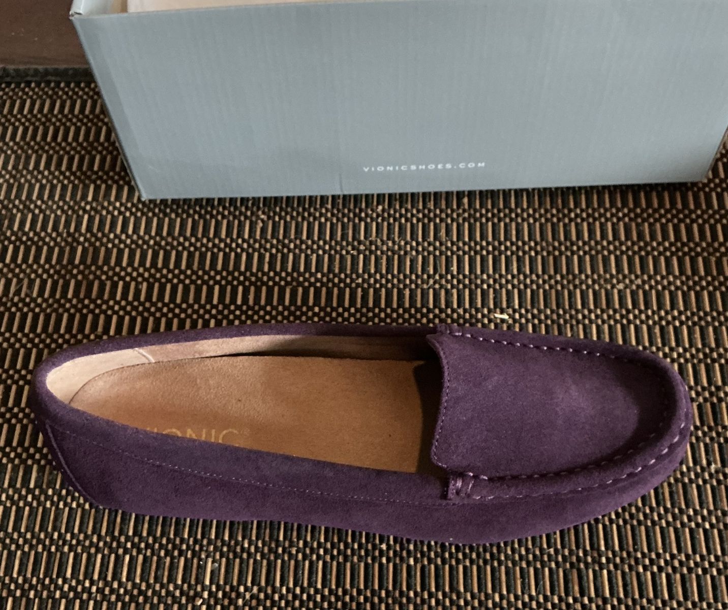 Vionic chill Debbie suede shoes
