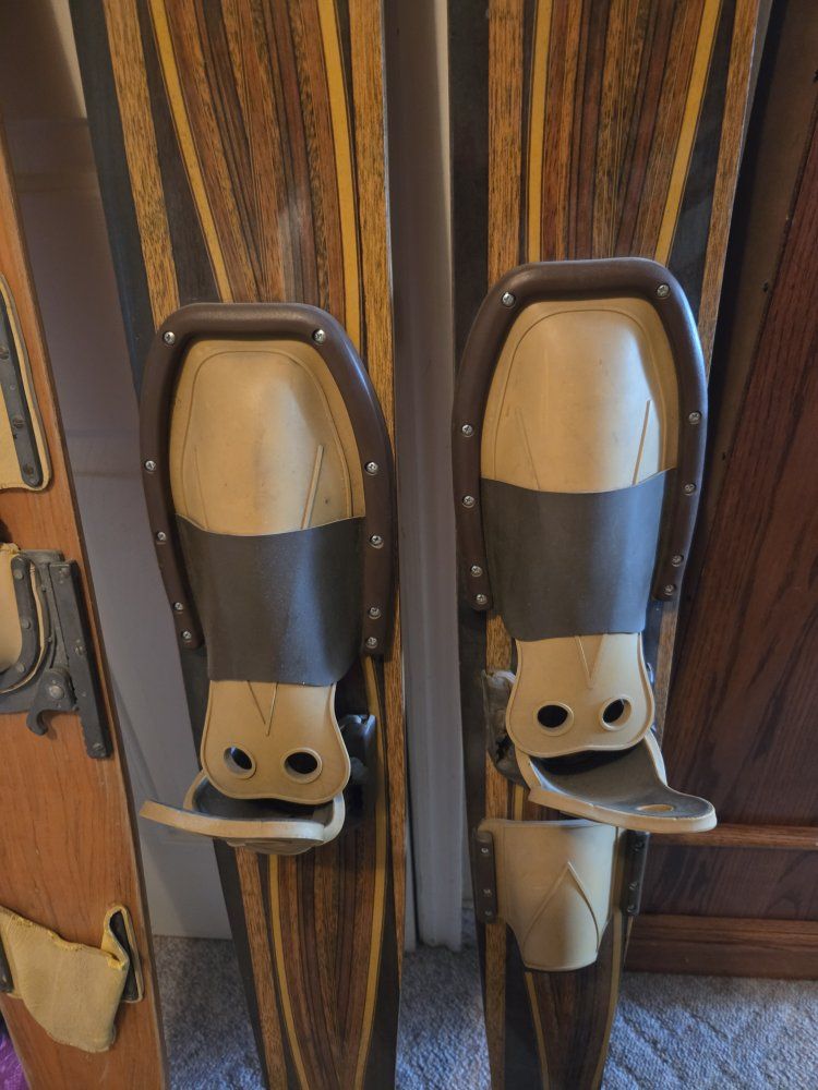 Antique skis