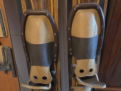 Antique skis