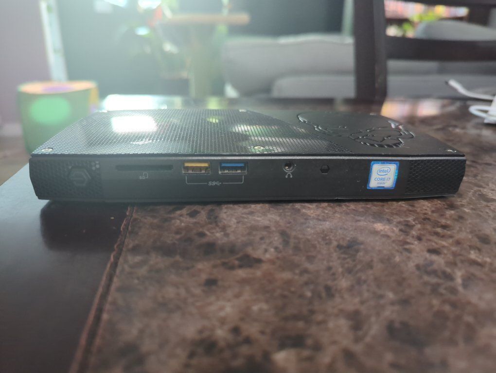 Intel NUC NUC6i7KYK Skull Canyon Mini PC Core i7, 16GB DDR4, 256gb M.2, with Power Adapter