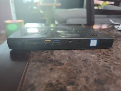 Intel NUC NUC6i7KYK Skull Canyon Mini PC Core i7, 16GB DDR4, 256gb M.2, with Power Adapter