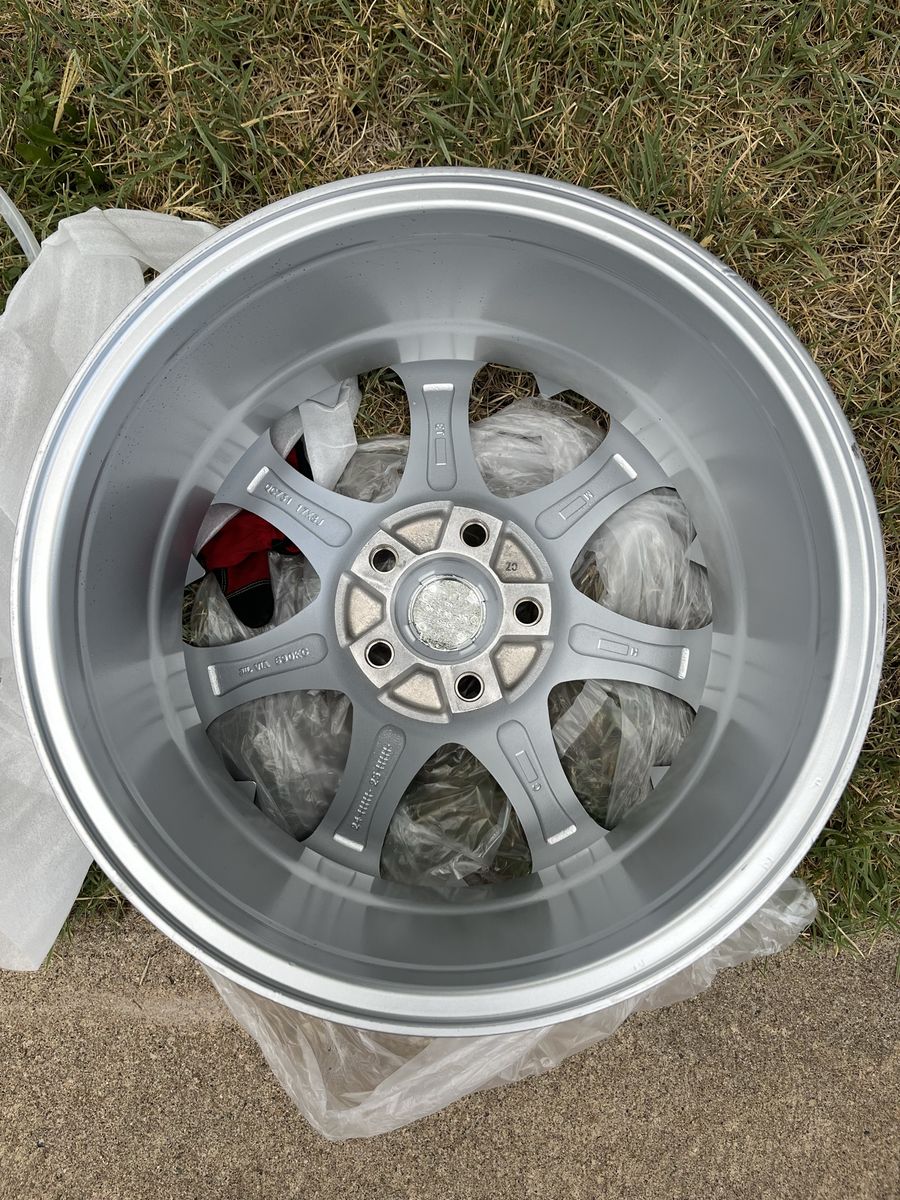 Main image 2