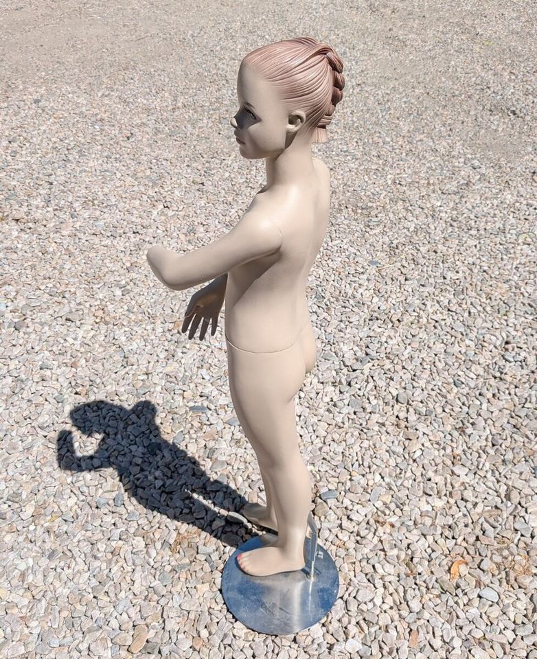 Main image 5