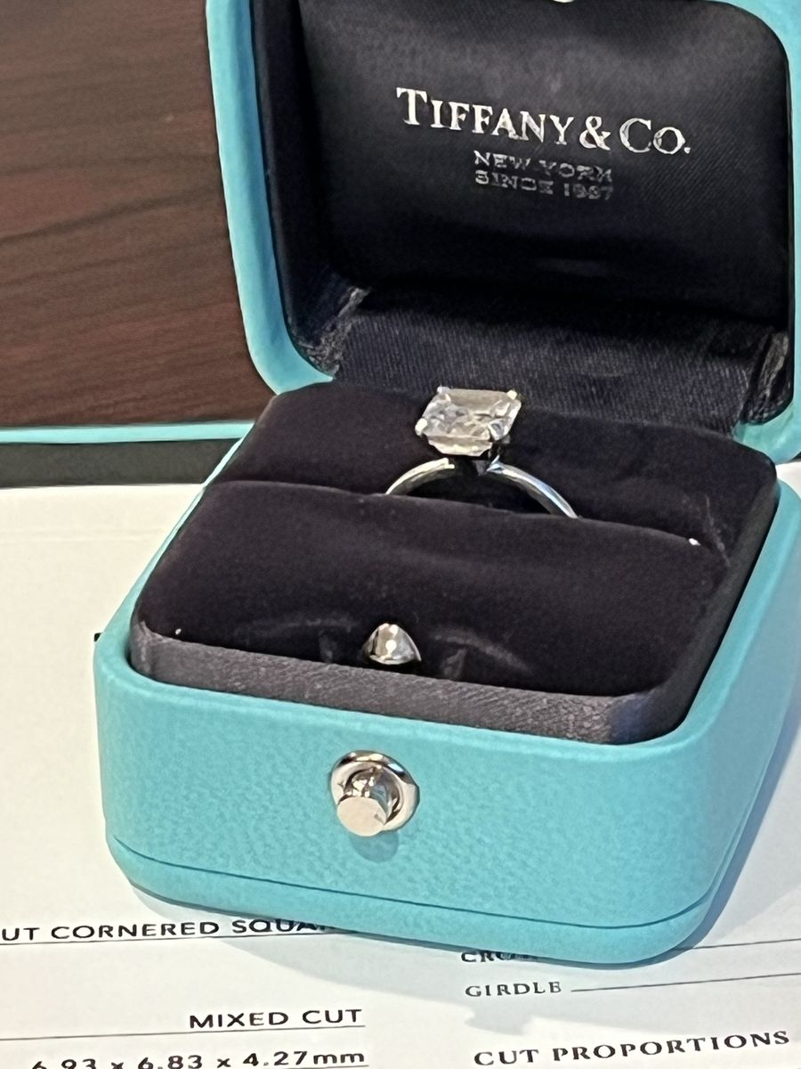 Tiffany 1.58 ct, color H, VVS2 Engagement Ring