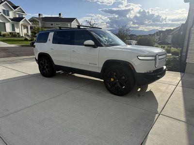 2023 Rivian R1S Adventure