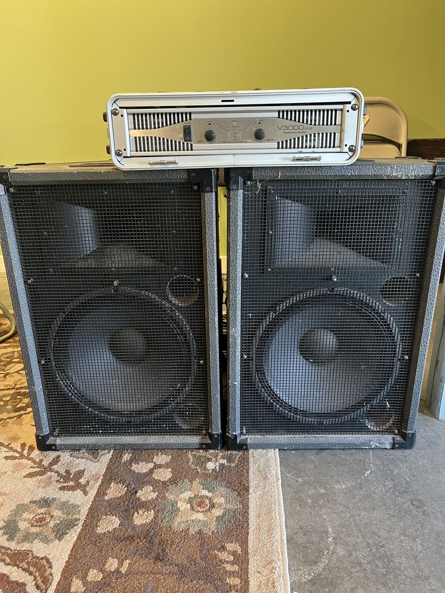 Complete PA System. AA V3000 Amp + Loud Speakers