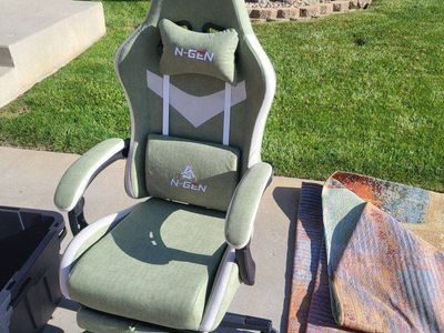 Next Gen Gaming Chair* W/Footrest