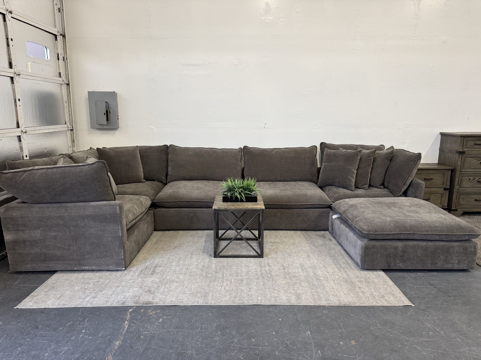 COSTCO MIRA MODULAR SECTIONAL SOFA COUCH & OTTOMAN