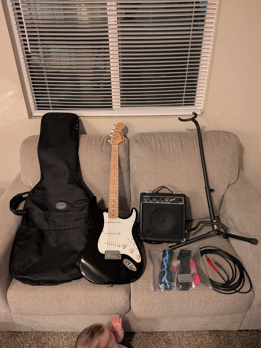 FENDER STARCASTER GUITAR