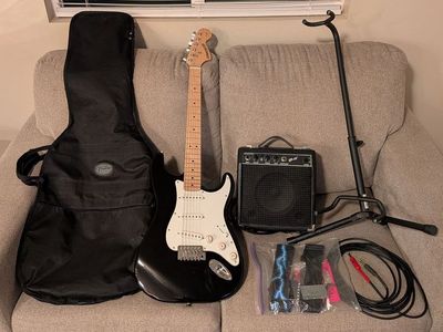 FENDER STARCASTER GUITAR