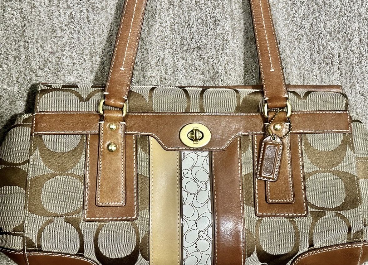 VINTAGE COACH Bag! AUTHENTICATED 11072 Logo Design