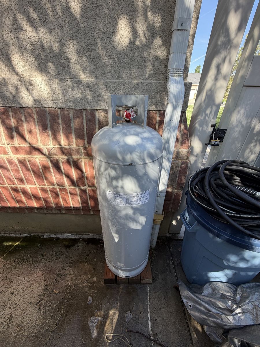 100lb Propane Tank - Good Condition