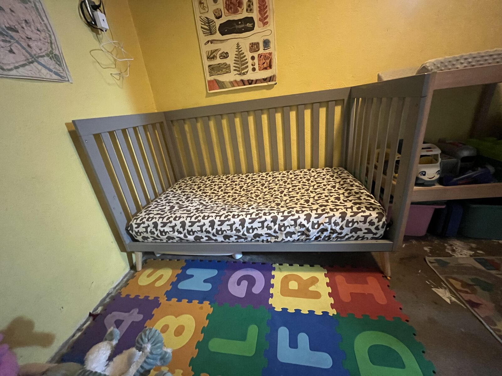 Baby crib/toddler bed