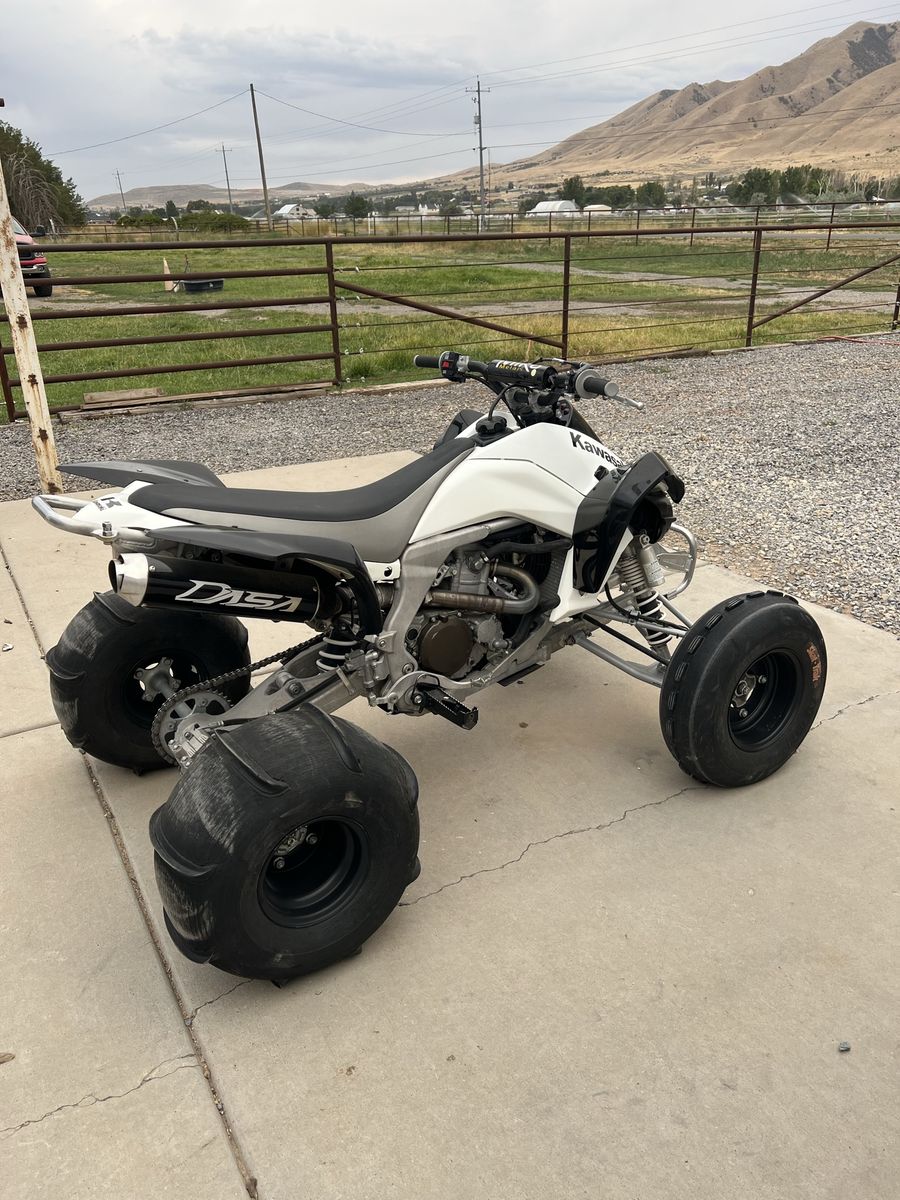 Kawasaki KFX450R Sport ATV - White/Black with DASA Exhaust & Sand Paddle Tires