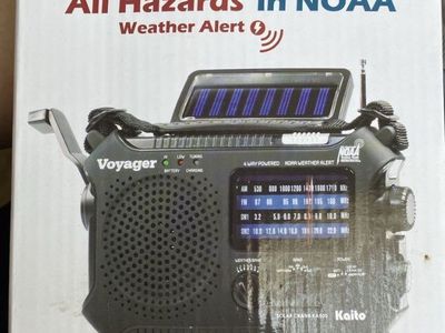 *New Kaito KA500 Voyager Emergency NOAA Weather Alert Radio - Solar & Crank Powered