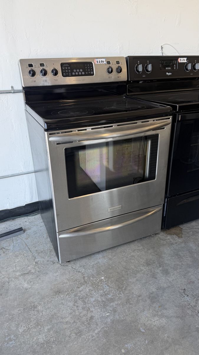 Frigidaire Professional 30" Electric Range Stainless Steel w/ Smoothtop & Convection Oven