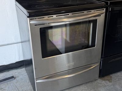 Frigidaire Professional 30" Electric Range Stainless Steel w/ Smoothtop & Convection Oven