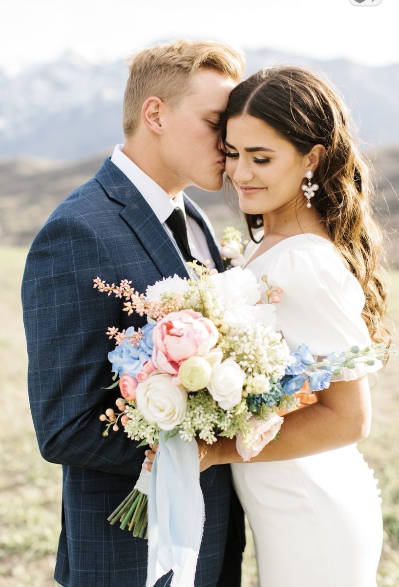 DREAM WEDDING FLOWERS for rent …bridal bouquet