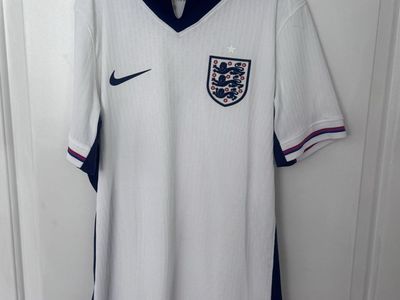 Nike England Three Lions Kids Soccer Jersey - White, Size Small (12/14) - Excellent Condition