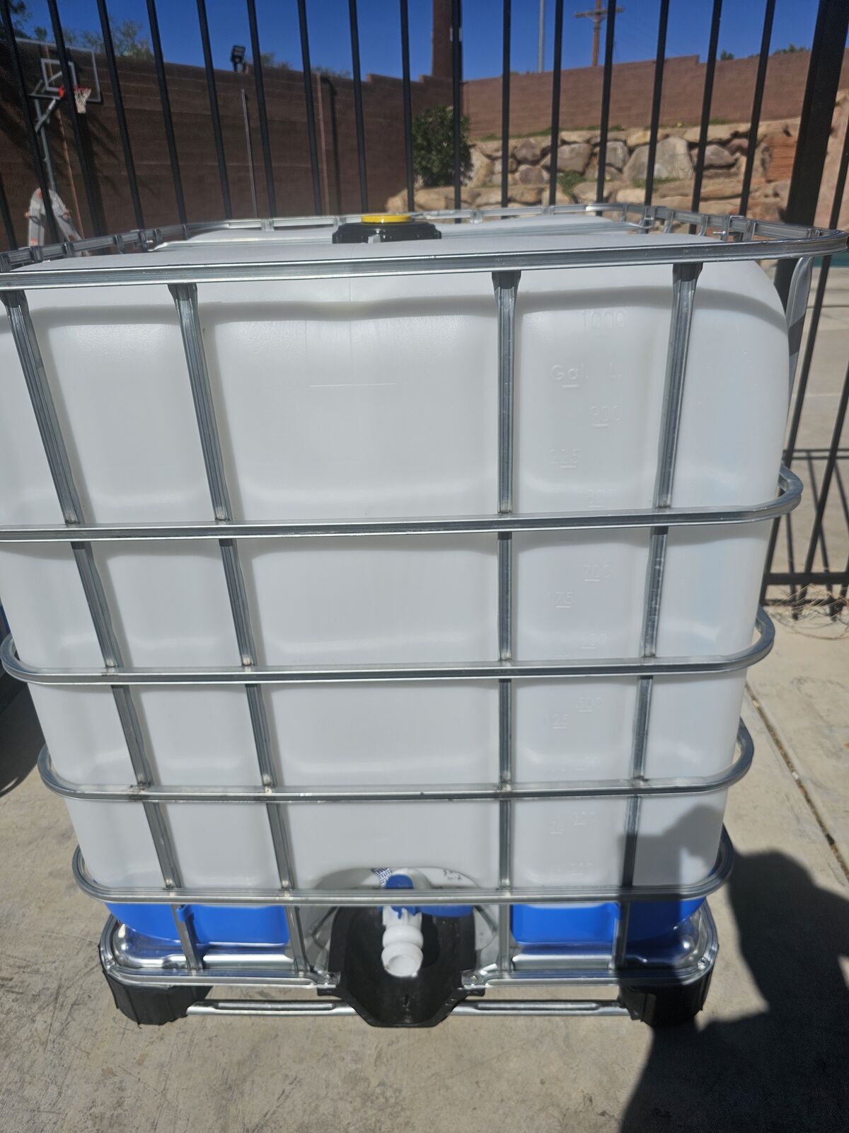 Water tank IBC tote **Food-Grade** clean and sanitized