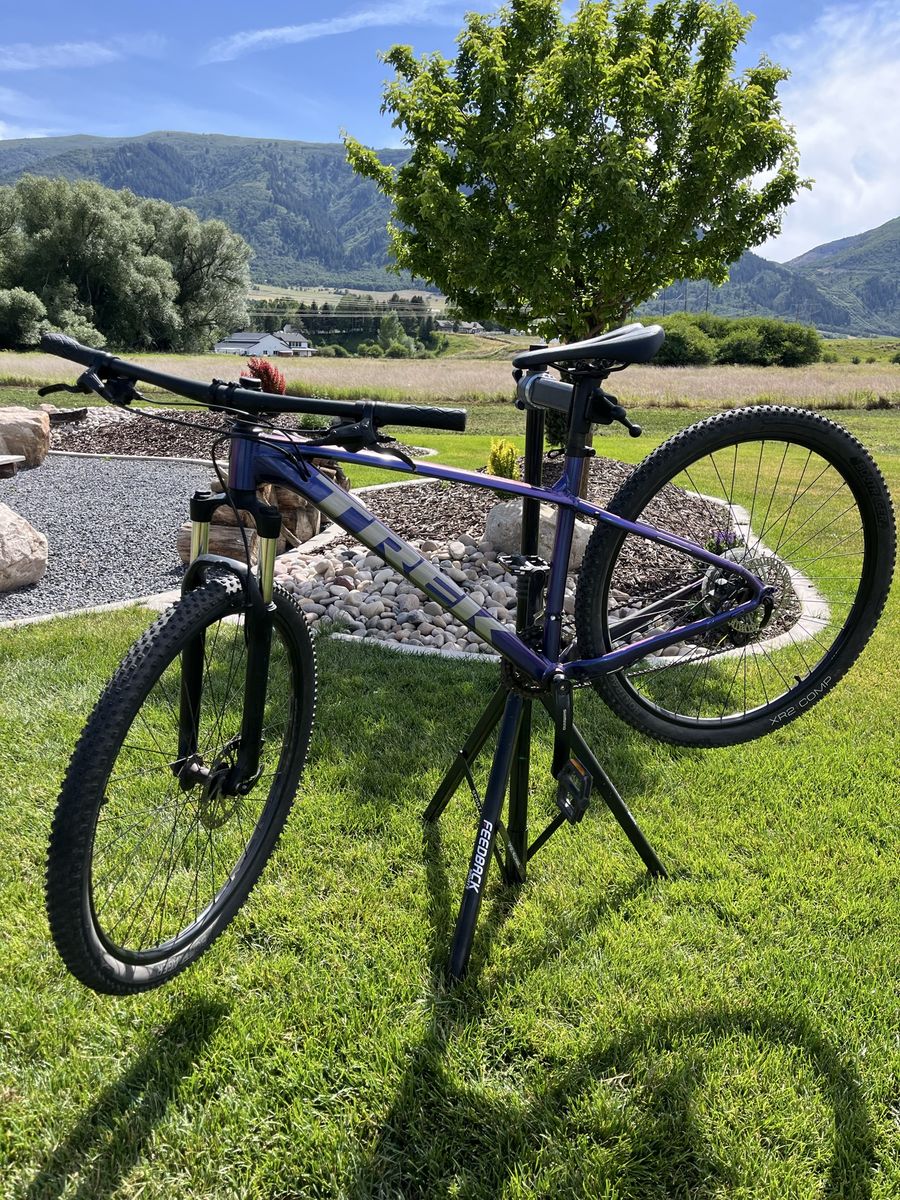 Trek Marlin 5 Hardtail Mountain Bike - Purple/Blue Fade, Shimano Drivetrain, 29er Wheels