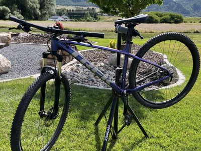 Trek Marlin 5 Hardtail Mountain Bike - Purple/Blue Fade, Shimano Drivetrain, 29er Wheels