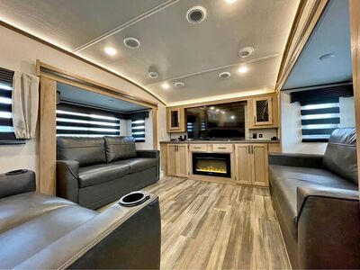 2023 Forest River Sabre 37FLH